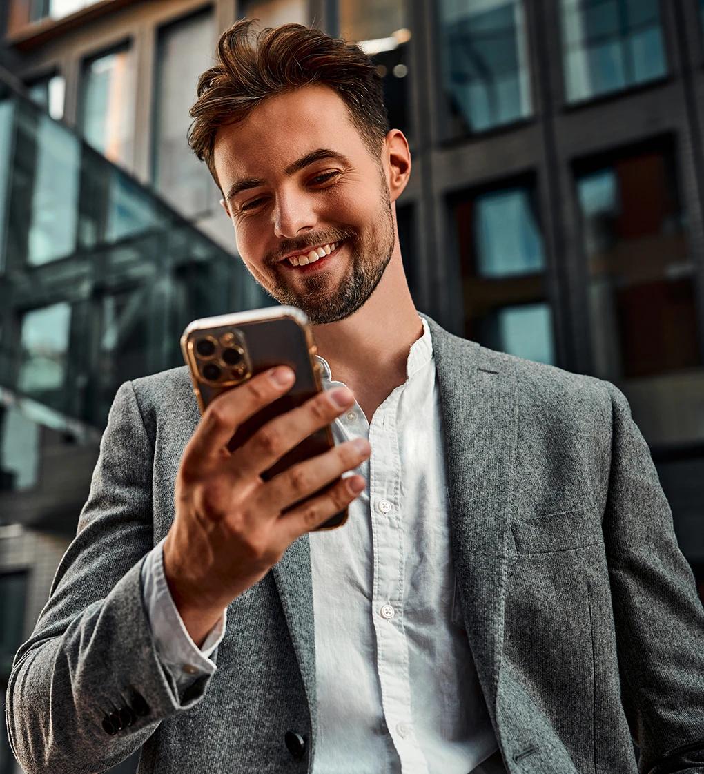 mobile-guy-on-phone